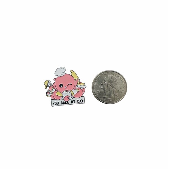 ☀️Enamel Pin You Bake My Day Octopus Baking Alloy Enamel Brooch Pink Animal☀️ - Picture 6 of 7